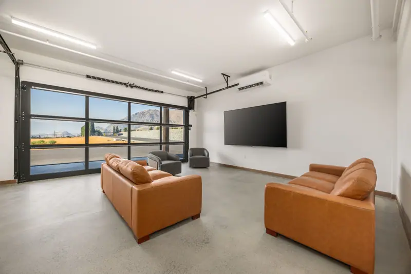 Leather Lounge With Mountain View