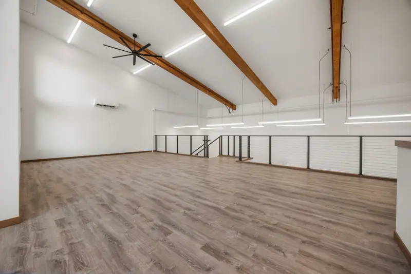 Bright Upstairs Loft Space
