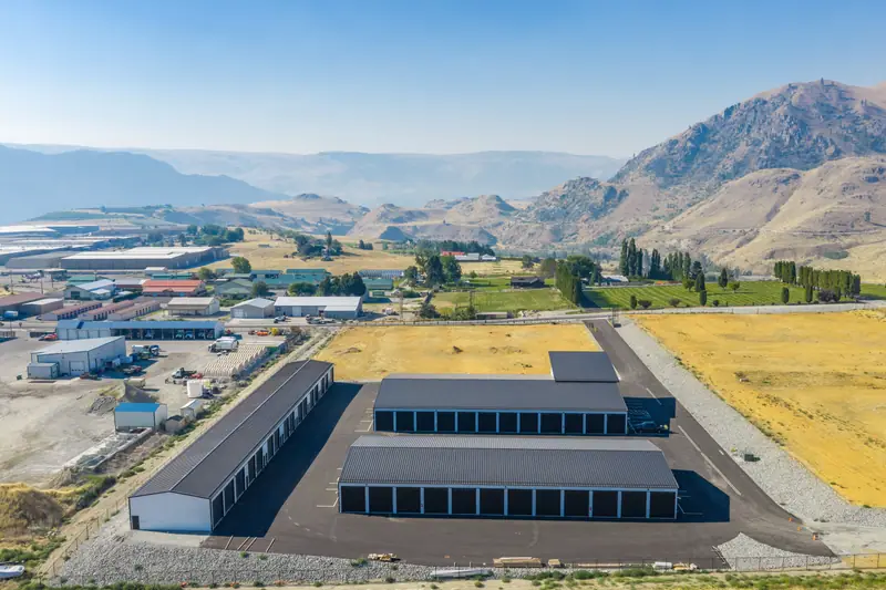 Garage Community Above The Valley